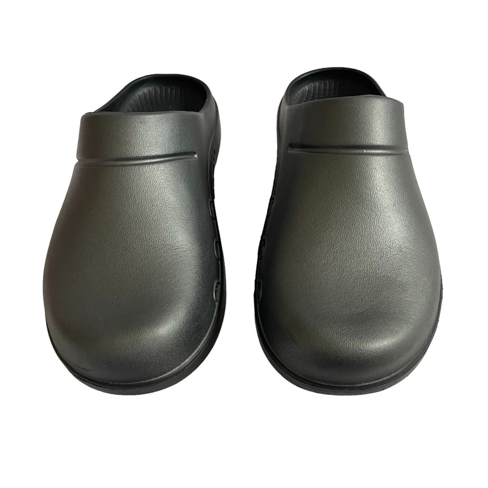 OOFOS | OOcloog Luxe Gunmetal Gray Recovery Mule Clogs Womens 7 Mens 5 Unisex